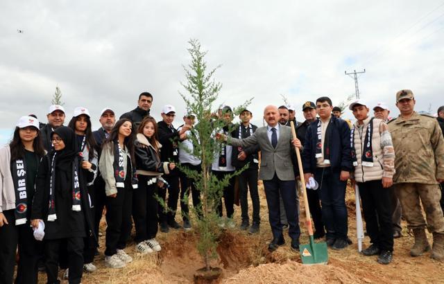Adıyaman’da şehitler anısına fidan dikildi