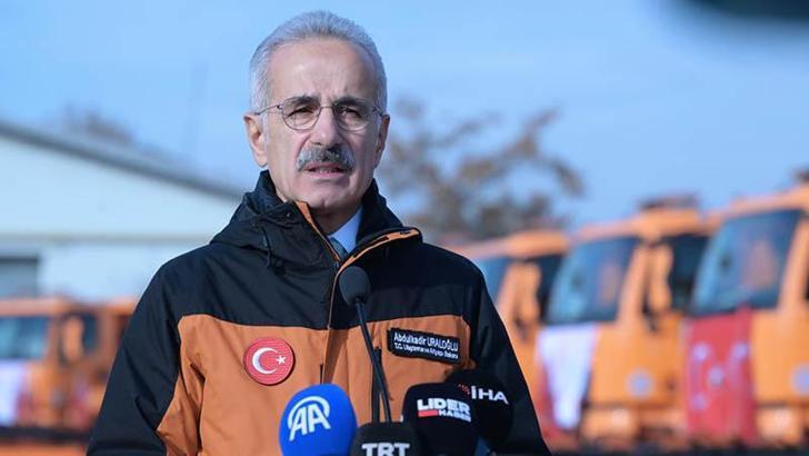 Bakan Uraloğlu: Zorunlu kış lastiği uygulama tarihini 15 Kasım'a çektik