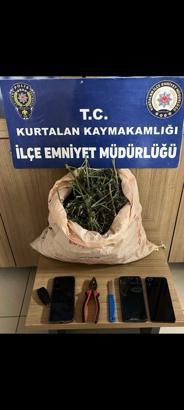 Siirt’te polisten kaçmaya çalışan araçta uyuşturucu ele geçirildi: 3 gözaltı