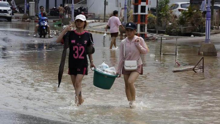 Tayland’da etkili olan selde hayatını kaybedenlerin sayısı 82’ye yükseldi