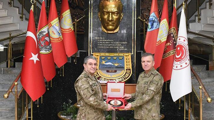 Genelkurmay Başkanı Bayraktaroğlu, 3’üncü Ordu Komutanlığını ziyaret etti