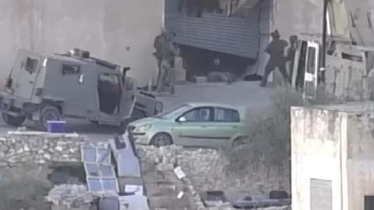 İsrail güçleri, ellerini havaya kaldırarak teslim olan 2 Filistinliyi öldürdü