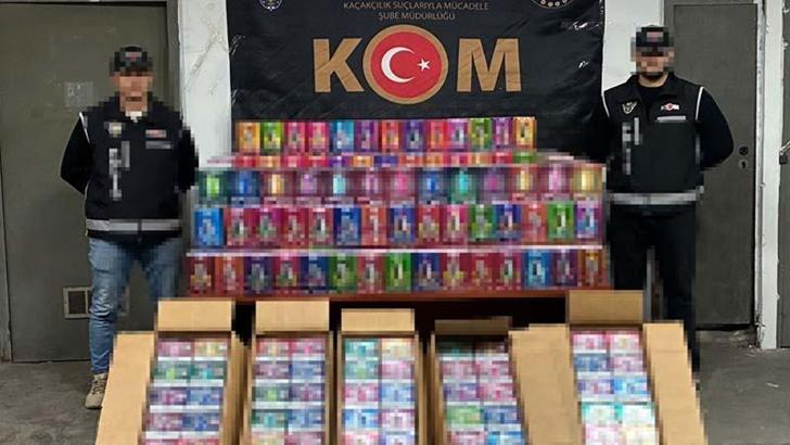 Beylikdüzü'nde TIR parkındaki konteynerde 34 bin elektronik sigara ele geçirildi