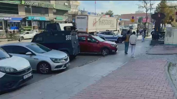 Esenyurt'ta kaldırımda el bombası bulundu