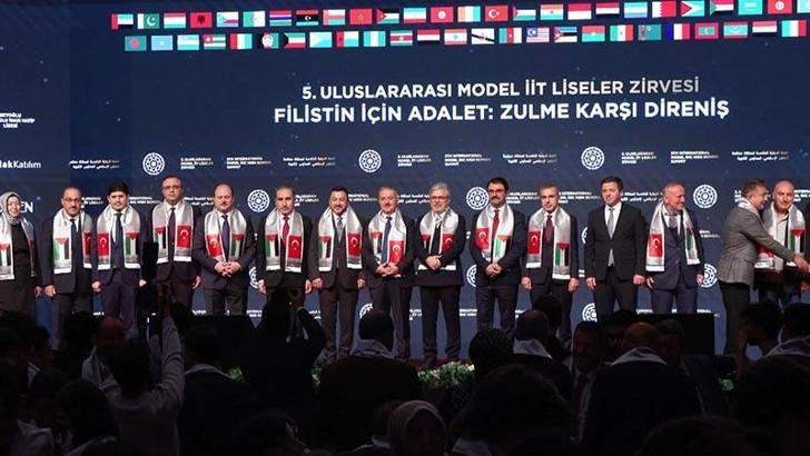 5'inci Uluslararası Model İslam İşbirliği Teşkilatı Liseler Zirvesi İstanbul'da başladı