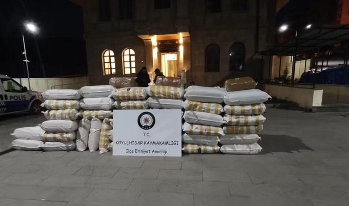 Sivas'ta 1 ton 150 kilogram kaçak tütün ele geçirildi
