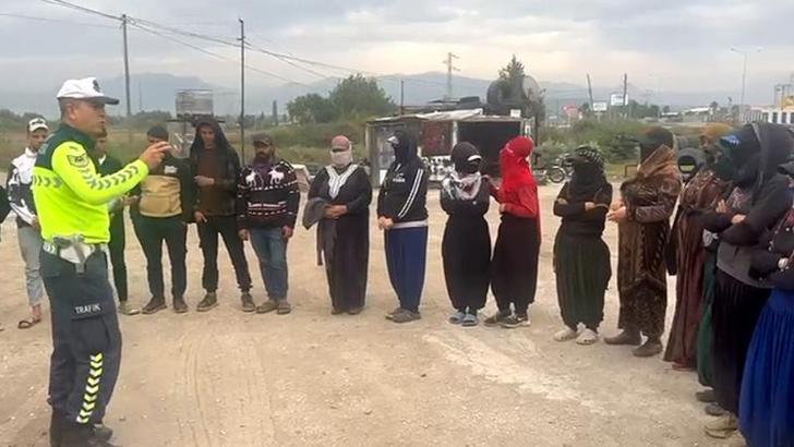 15 kişilik minibüsten 30 tarım işçisi çıktı