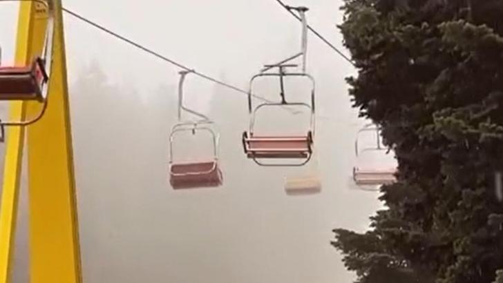 Uludağ'a kar yağdı