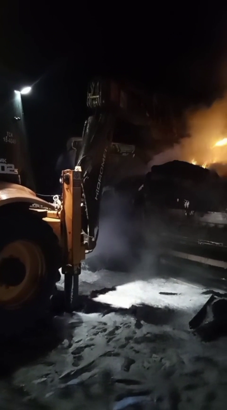 TIR’da yangın çıktı; yol 3 saat ulaşıma kapandı