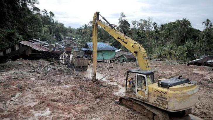 Endonezya’da sel ve toprak kayması nedeniyle hayatını kaybedenlerin sayısı 442'ye yükseldi