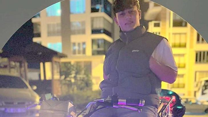 Minibüsle çarpışan motosikletin ehliyetsiz sürücüsü öldü