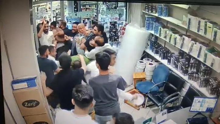 Şanlıurfa’da iş yerinde 7 kişinin yaralandığı kavga kamerada