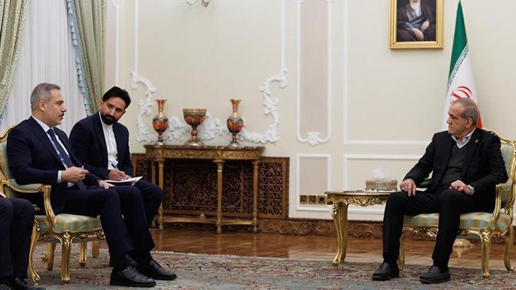 Bakan Fidan, İran Cumhurbaşkanı Pezeşkiyan ile görüştü