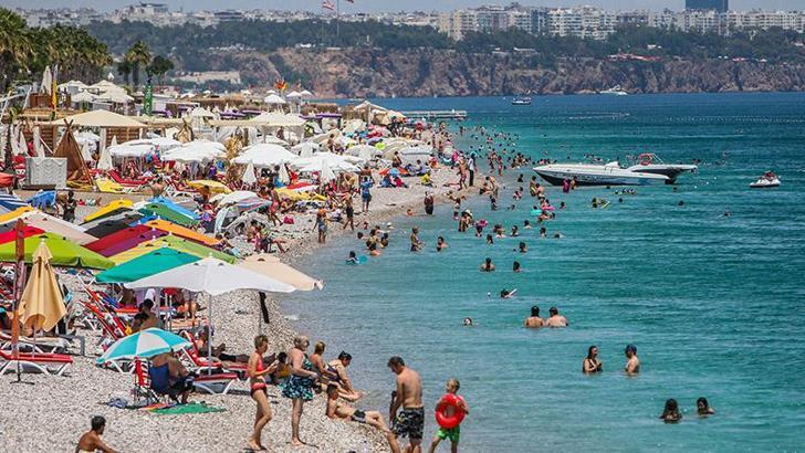 Antalya tatilini Ruslar 'sıcak', Almanlar 'serin' havada tercih etti