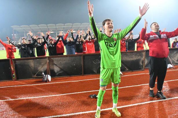 Balıkesirspor müthiş seriyle Play-Off'ta