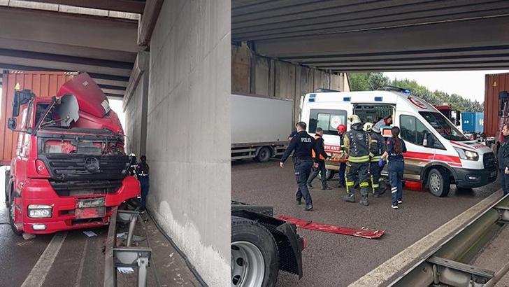 Kaza sırasında düşüp kullandığı TIR’ın altında kaldı