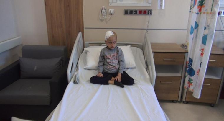 Beyninde tümör olan 7 yaşındaki Eyüp Ensar, 5 saatlik ameliyatla sağlığına kavuştu
