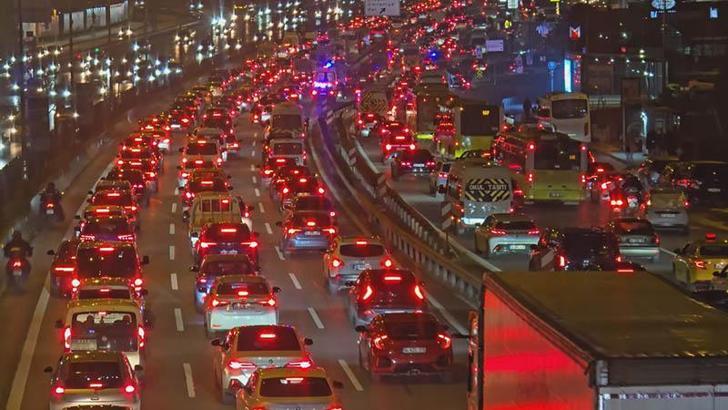 İstanbul'da derbi öncesi trafik yoğunluğu yüzde 80'e ulaştı