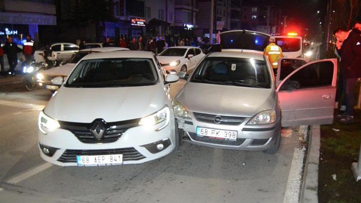 'Dur' ihtarına uymadı, takip sırasında emniyet müdür yardımcısının aracına çarptı