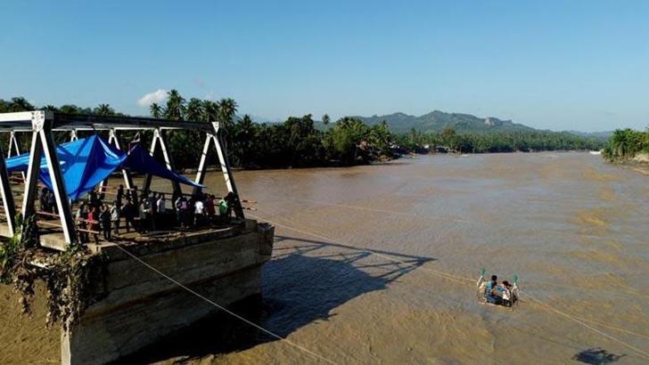 Endonezya'da şiddetli yağışların yol açtığı afetlerde hayatını kaybedenlerin sayısı 604'e yükseldi
