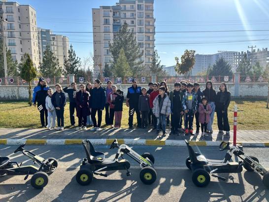 Mardin'de çocuklara trafik eğitimi verildi