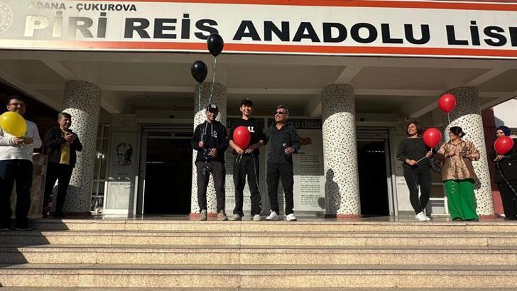 Aynı dönemde kansere yakalanan öğrenciler okullarında balonlarla karşılandı