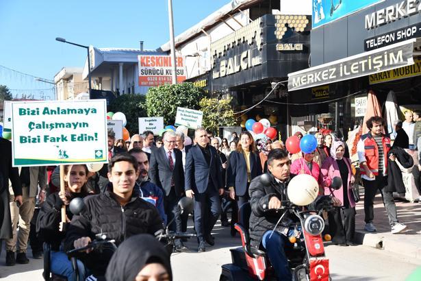 Osmaniye’de 3 Aralık Dünya Engelliler Günü’nde farkındalık yürüyüşü