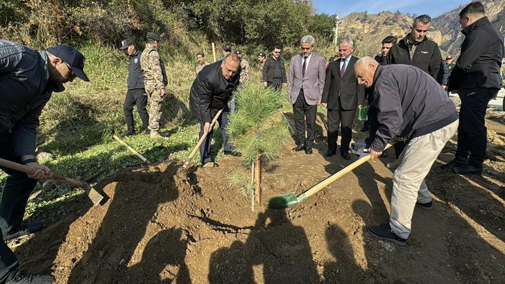 Aydın'da 33 şehit polis anısına 333 fidan dikildi