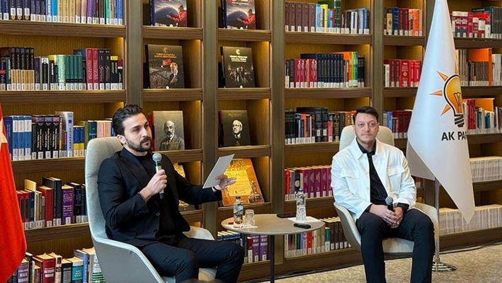 Mesut Özil, AK Parti'nin 'Kütüphane Sohbetleri'ne konuk oldu