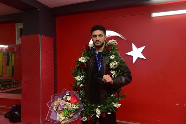 Osmaniyeli milli sporcu Ferit Özdemir’den dünya üçüncülüğü