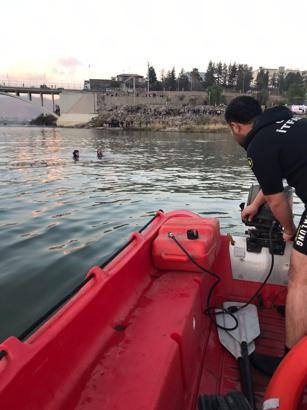 Terliğini almak isterken Dicle Nehri’ne düşen Ahmet’i arama çalışması başlatıldı
