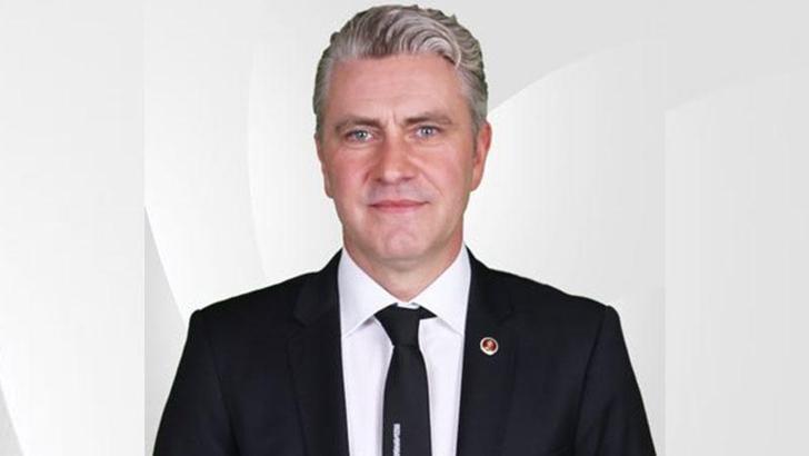 Sakaryaspor Başkanı Kıratlı istifa ettiğini açıkladı