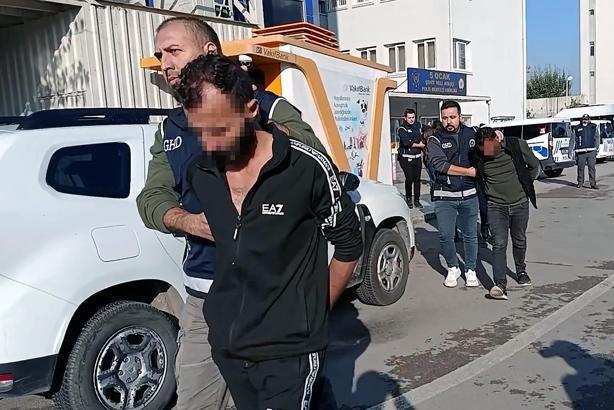 Depoda sakladıkları kaçak göçmenleri, Avrupa'ya götürmek için kişi başına 4 bin dolar almışlar