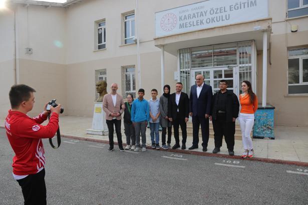 Erkoyuncu, özel eğitim öğrencileriyle buluştu