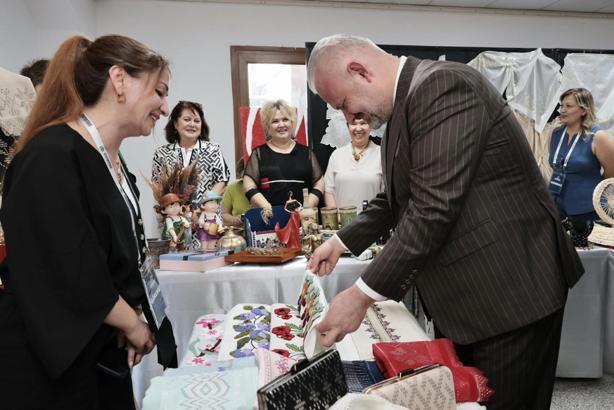 'Menemen'de ücretsiz hizmetler 100’e ulaştı'