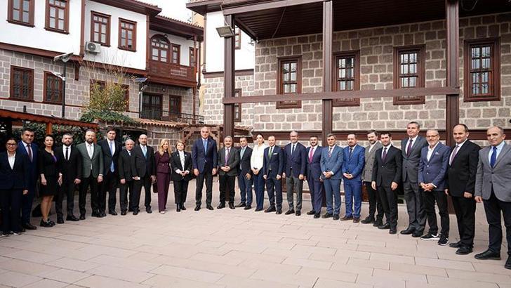 Bakan Ersoy: Yurt dışına ihraç edilen dizileri destekleyeceğiz