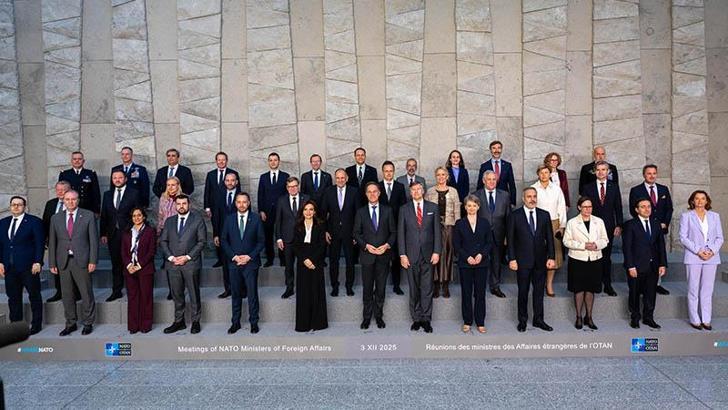 Bakan Fidan, NATO Dışişleri Bakanları Toplantısı’nda aile fotoğrafı çekimine katıldı