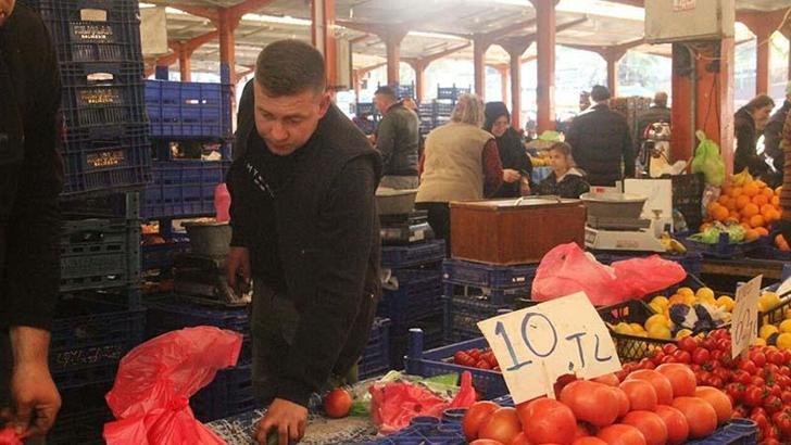 Çanakkale domatesinin fiyatı sağanağın ardından 10 TL'ye düştü