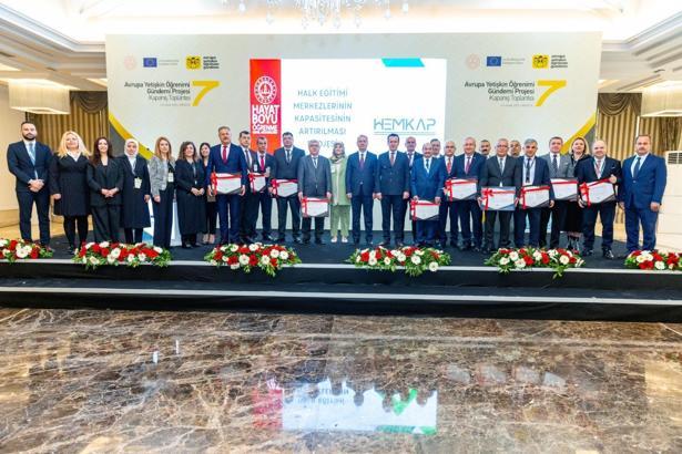 Niğde Halk Eğitim Merkezi Türkiye genelinde en başarılı 10 kurum arasına girdi