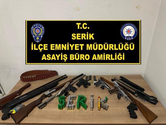 Serik'te uyuşturucu ve silah operasyonu: 8 şüpheli yakalandı