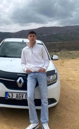 Afyonkarahisar'da otomobil köprü bariyerine çarptı: 1 ölü, 3 yaralı