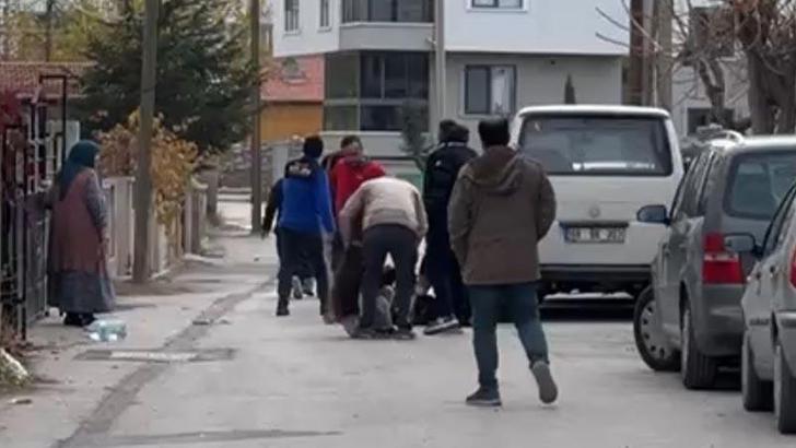 Kayınpederinin ağır yaraladığı damat, göğsündeki bıçakla hastaneye kaldırıldı