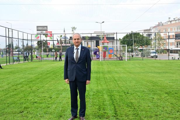 Başkan Kocagöz, çim futbol sahası sözünü yerine getirdi