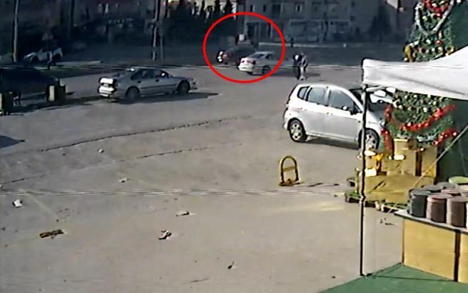 Yolun karşısına geçerken otomobilin çarptığı yaya öldü