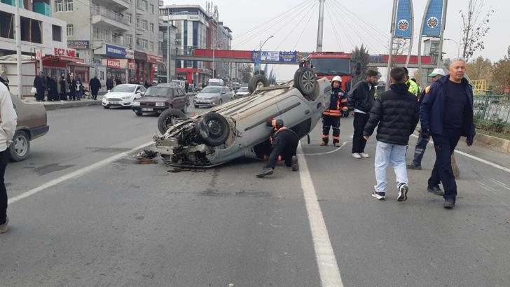 Malatya'da otomobiller çarpıştı: 3 yaralı