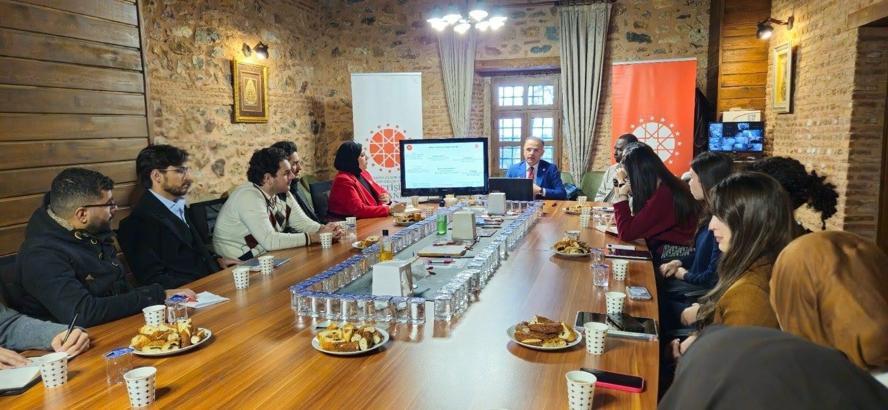 Cumhurbaşkanlığı İletişim Başkanlığı Bursa Bölge Müdürü Gölbaşı, uluslararası öğrencilerle bir araya geldi