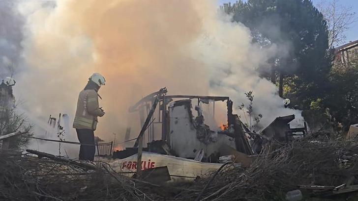 Tuzla'da gecekonduda çıkan yangın söndürüldü