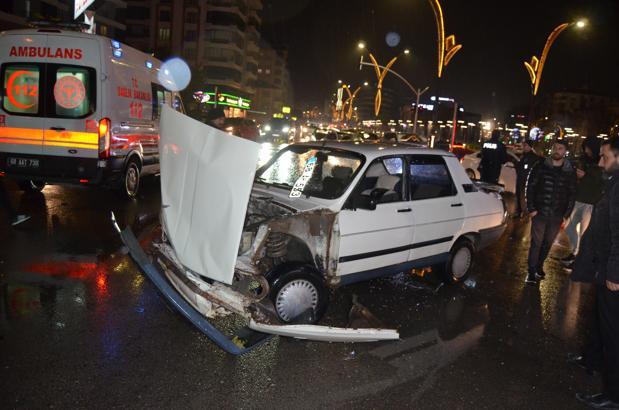 Aksaray’da otomobiller çarpıştı: 4 yaralı