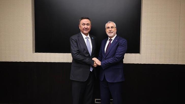 Bakan Işıkhan, TDT Genel Sekreteri Ömüraliyev ile bir araya geldi