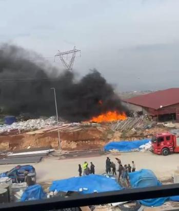 İnşaat şantiyesinde yangın çıktı